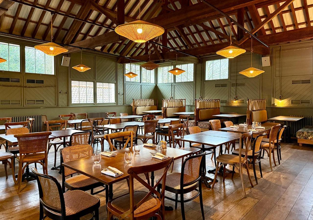 ホテル The Ridings At Theobalds Park Goff's Oak エクステリア 写真